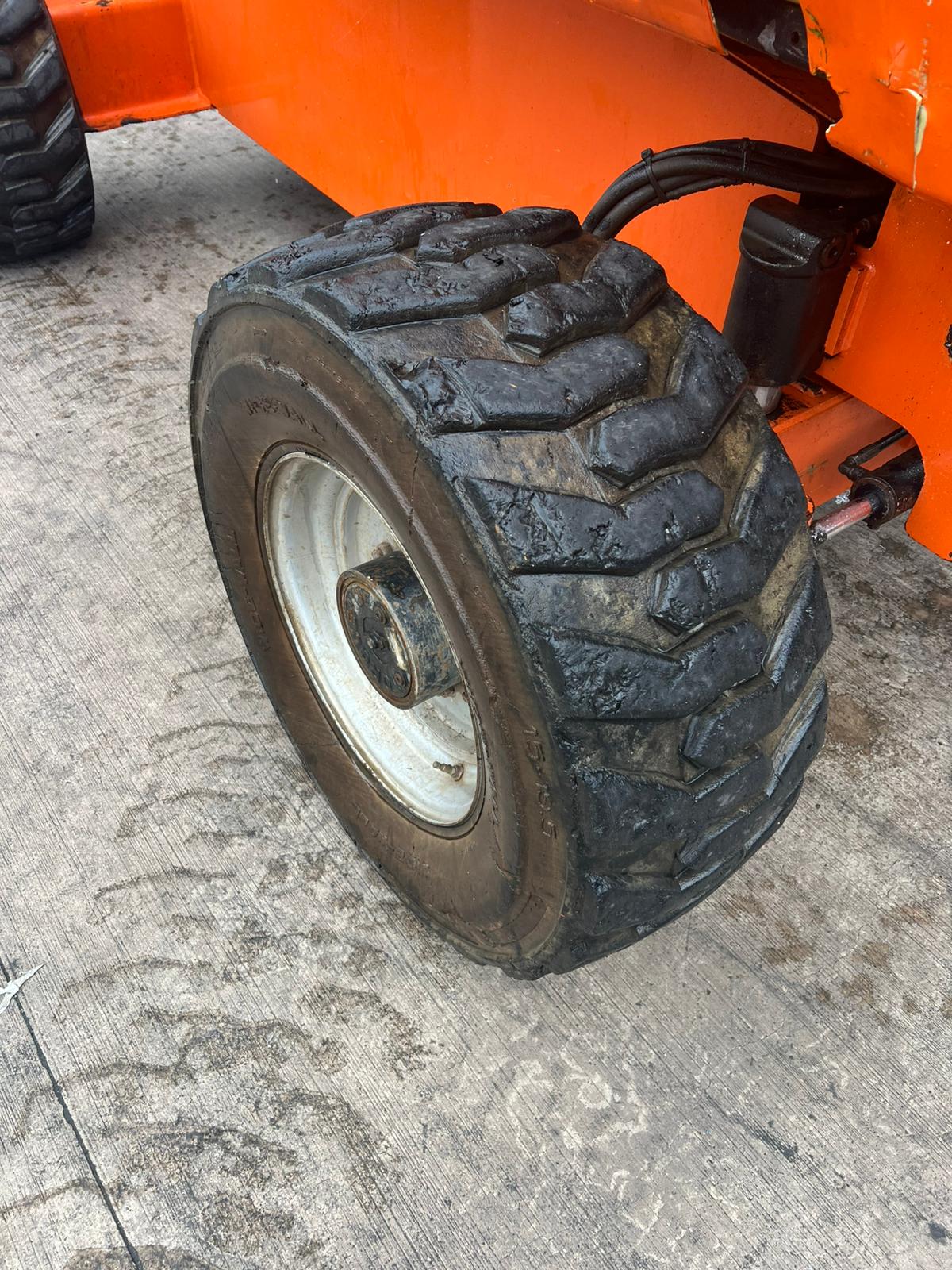 Sold - Articulated Boom Lift - View 5